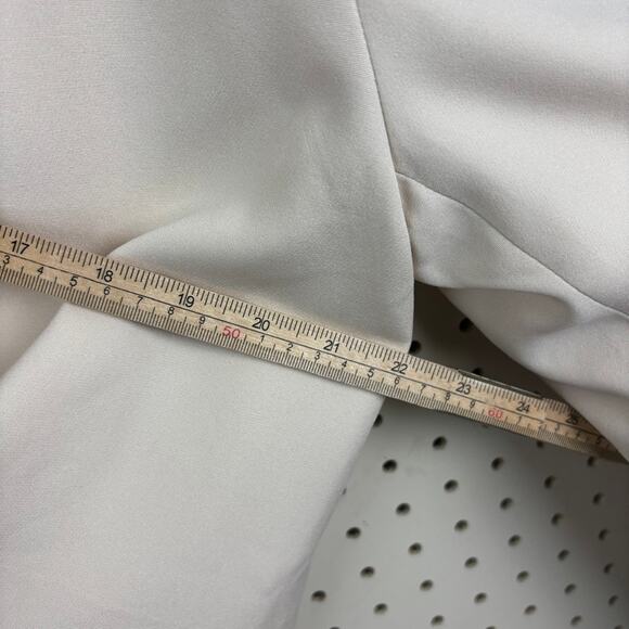 PrettyLittleThing Oversized Blazer Jacket Neutral Cream Women’s 4 - Picture 5 of 7